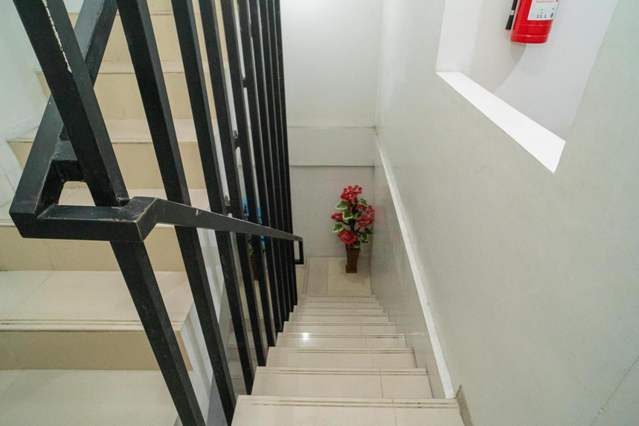 Reddoorz At Merr Rungkut Jl Gunung Anyar Gununganjar Esterno foto